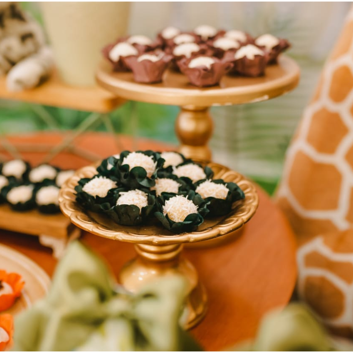 Mini Fiori Marsala - 50 Unidades