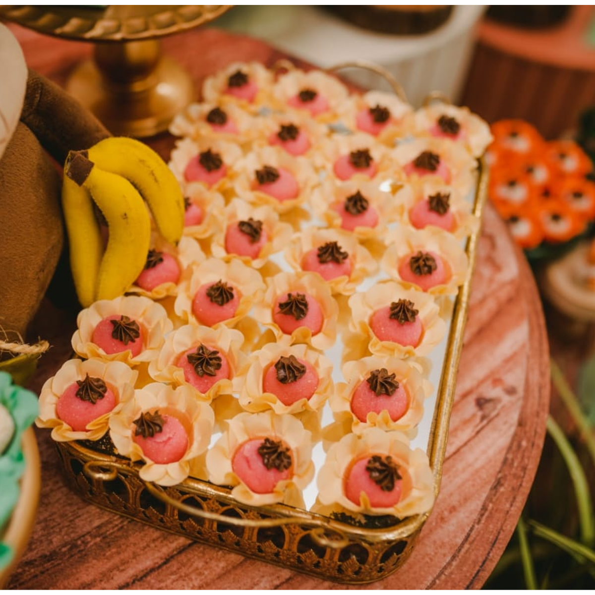 Mini Fiori Marsala - 50 Unidades